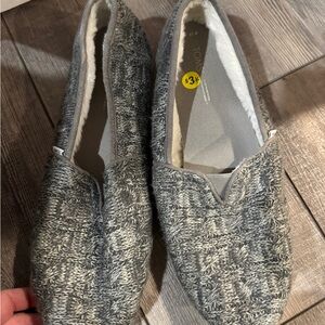 TOMS Women's Textured Gray Slide ons